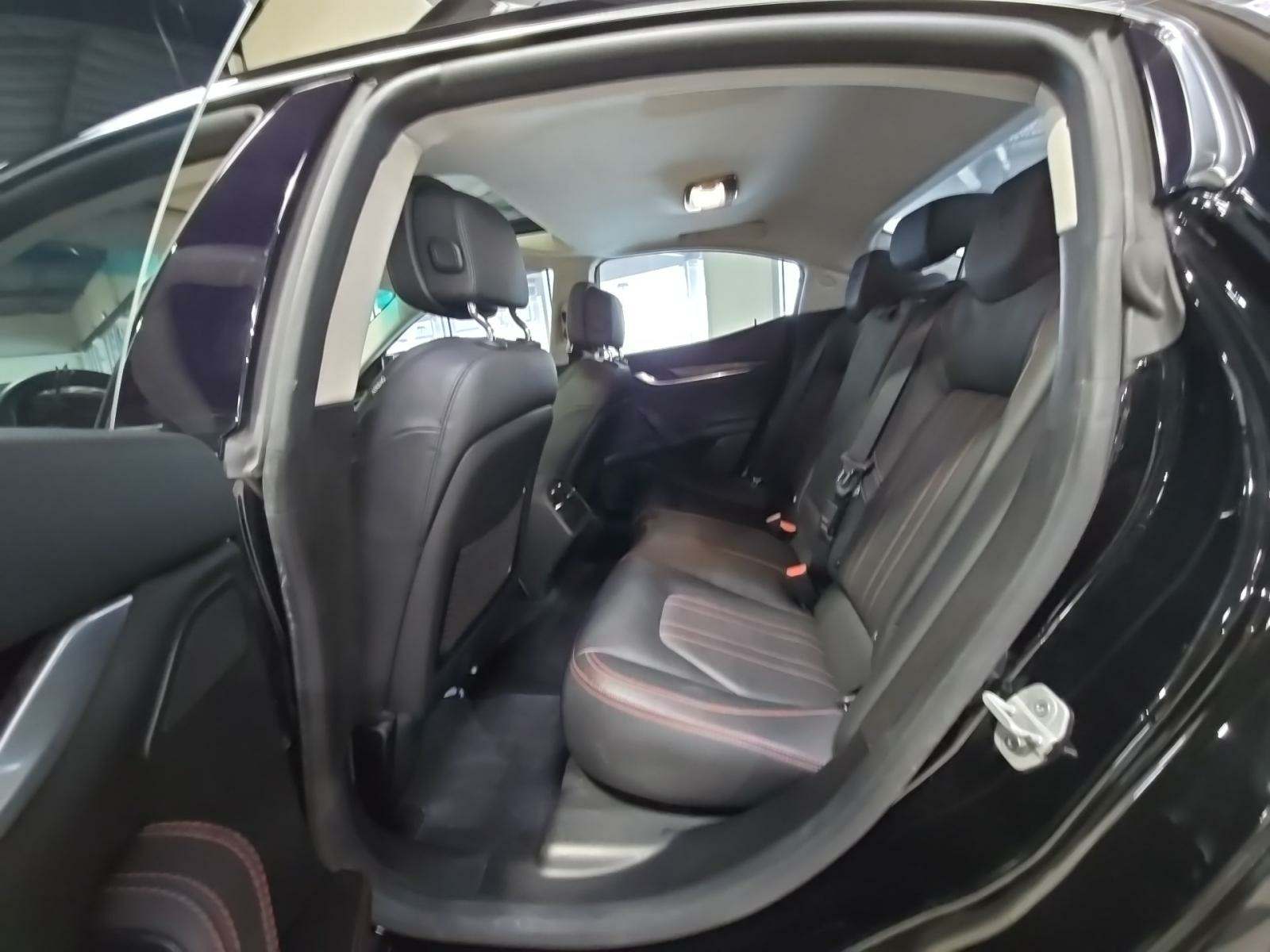 2016 Maserati Ghibli Base RWD