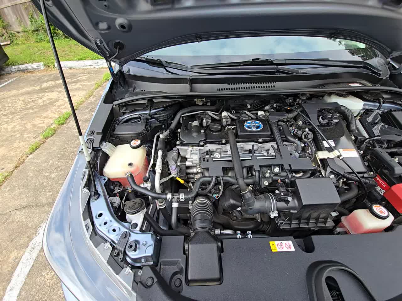 2020 Toyota Corolla Hybrid LE FWD