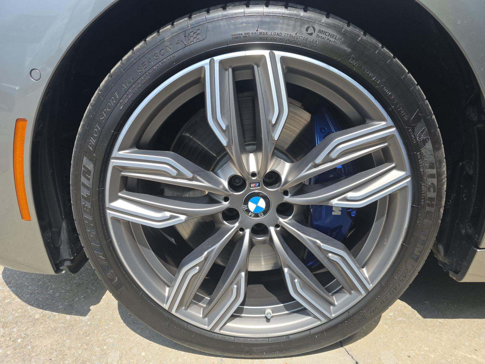 2022 BMW 7 Series M760i xDrive AWD