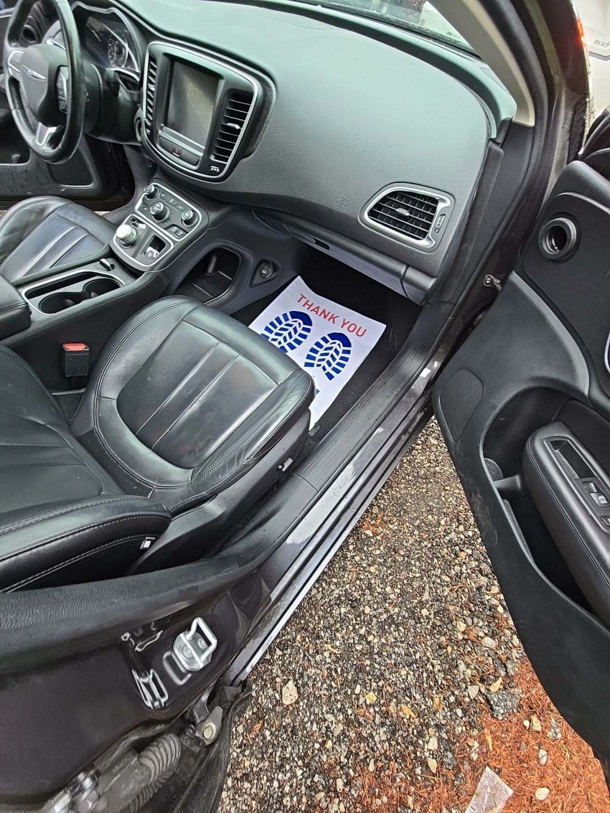 2017 Chrysler 200 Limited Platinum FWD