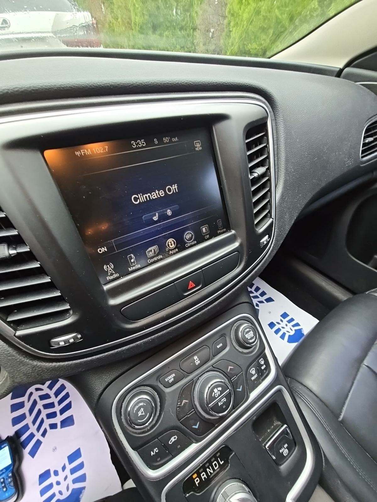 2017 Chrysler 200 Limited Platinum FWD