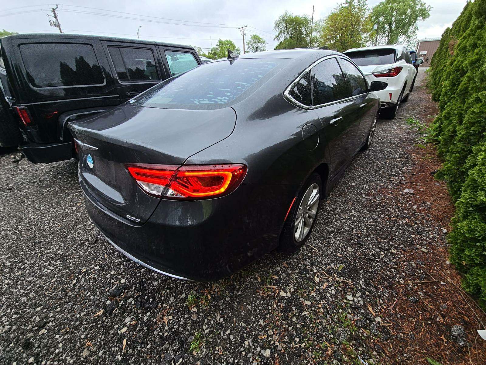 2017 Chrysler 200 Limited Platinum FWD
