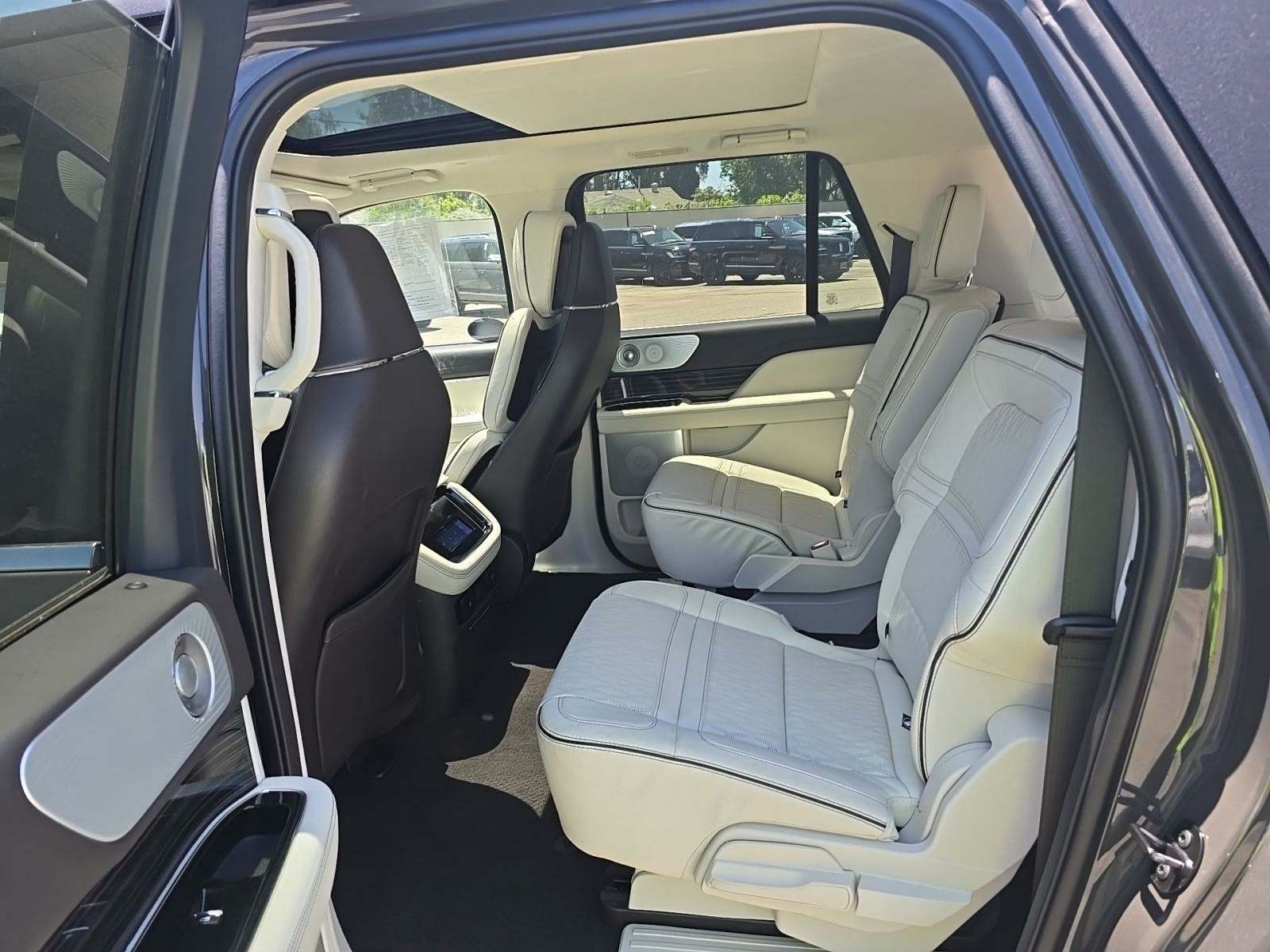 2024 Lincoln Navigator L Black Label AWD