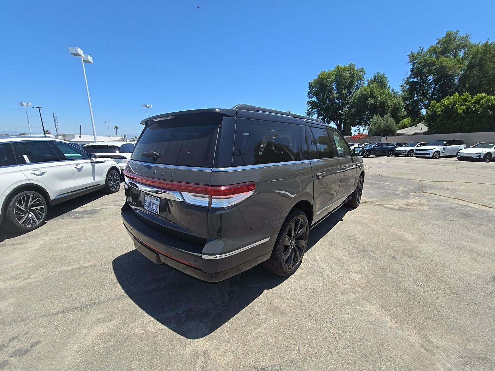 2024 Lincoln Navigator L Black Label AWD