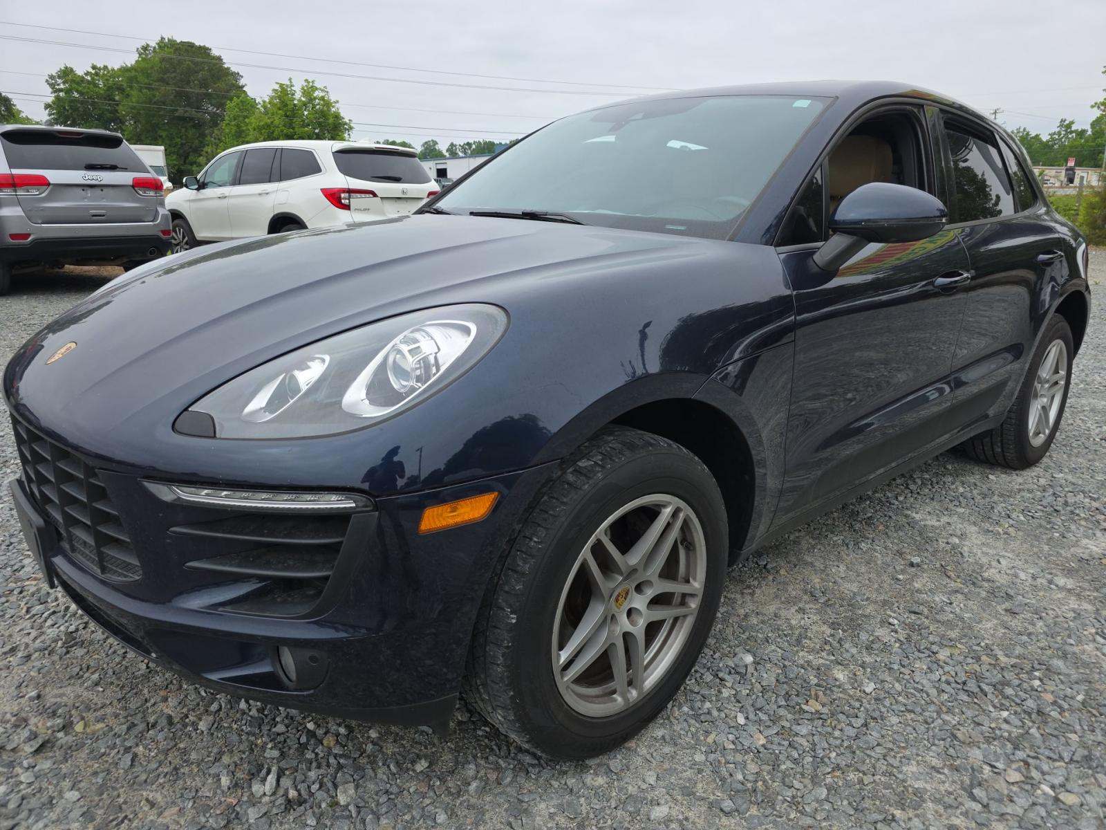 2018 Porsche Macan Base AWD