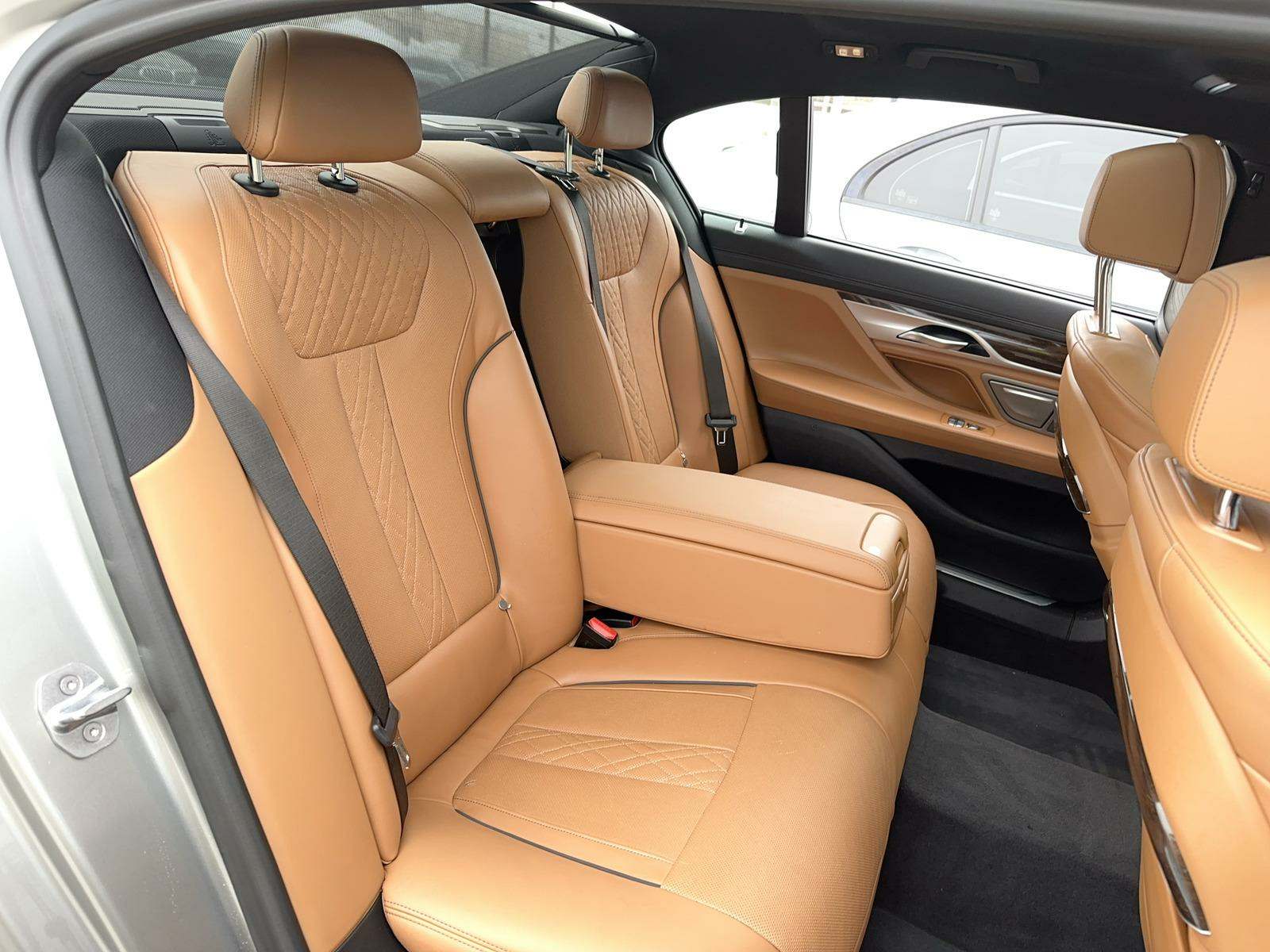 2020 BMW 7 Series 740i M SPORT LINE RWD