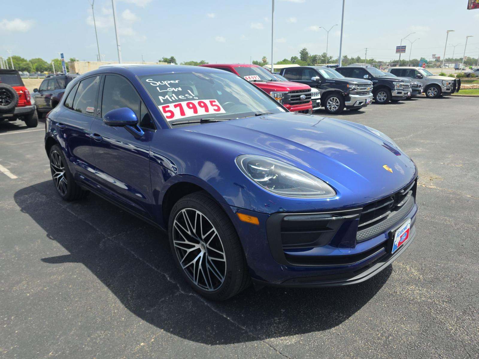 2025 Porsche Macan Base AWD