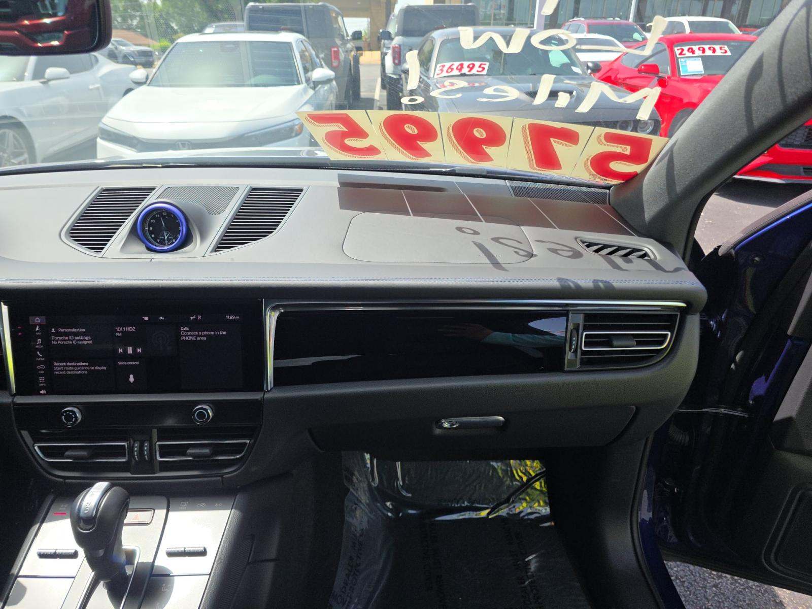 2025 Porsche Macan Base AWD