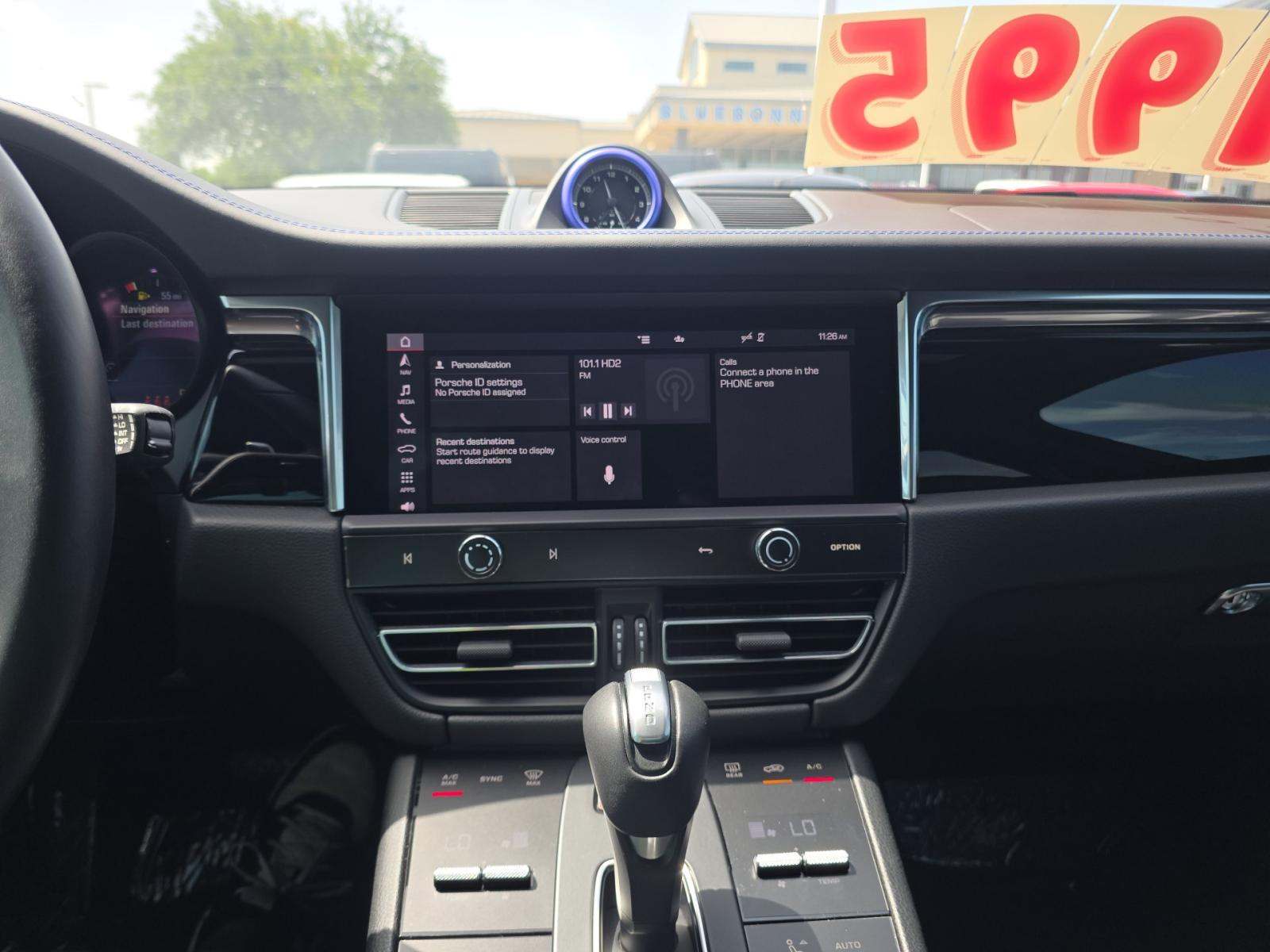 2025 Porsche Macan Base AWD