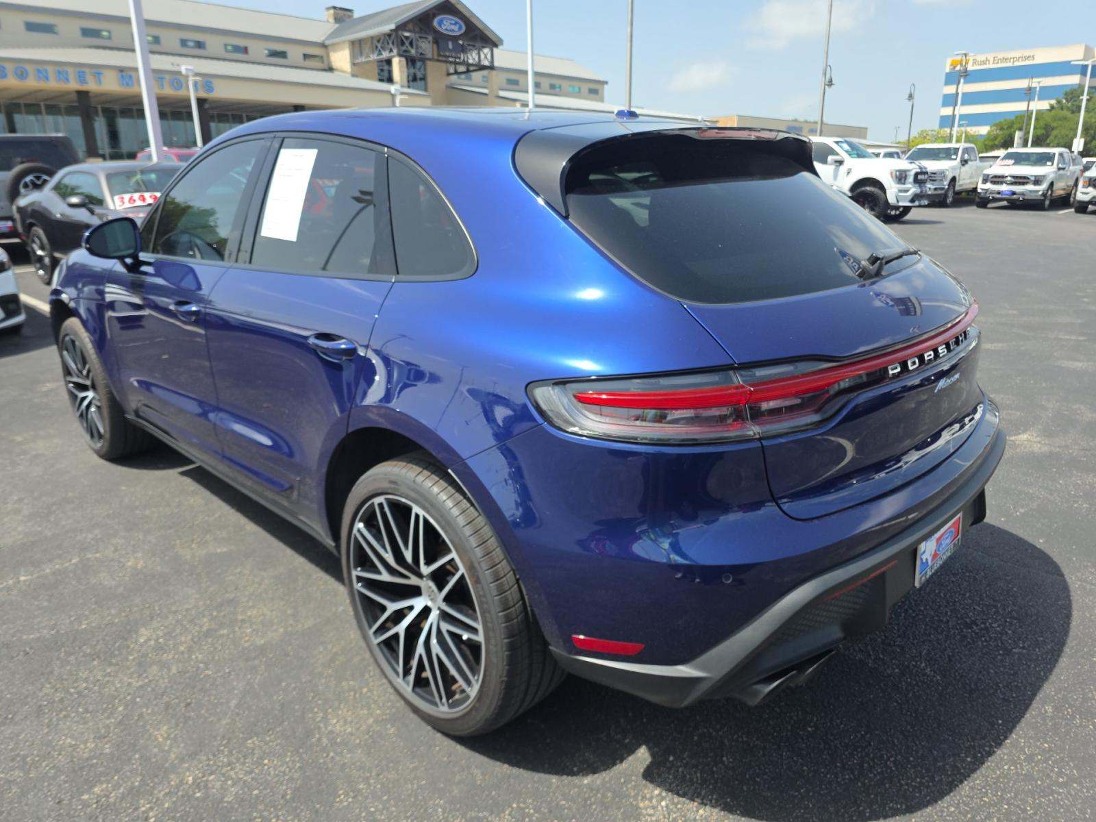 2025 Porsche Macan Base AWD
