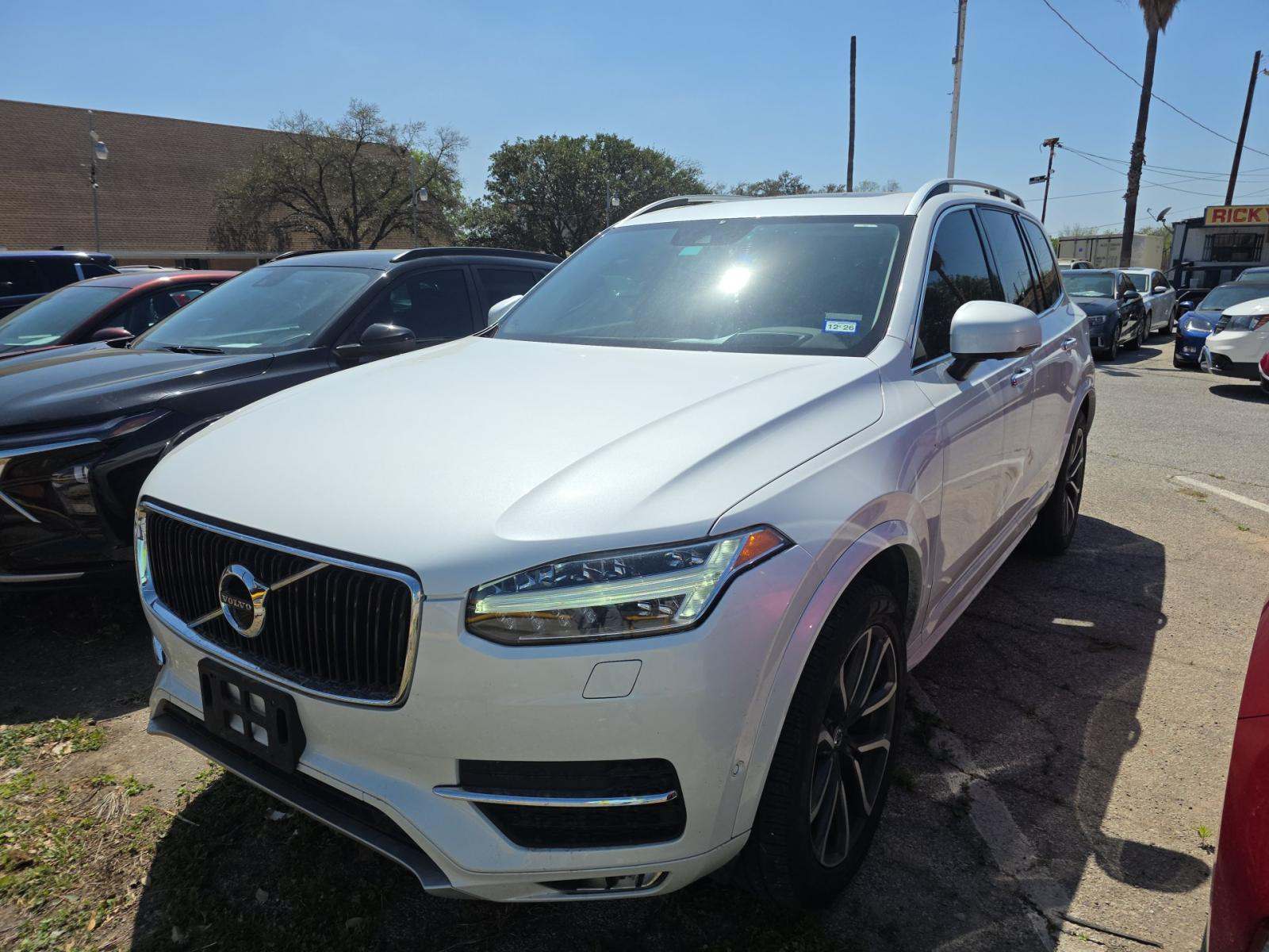 2019 Volvo XC90 T6 Momentum AWD