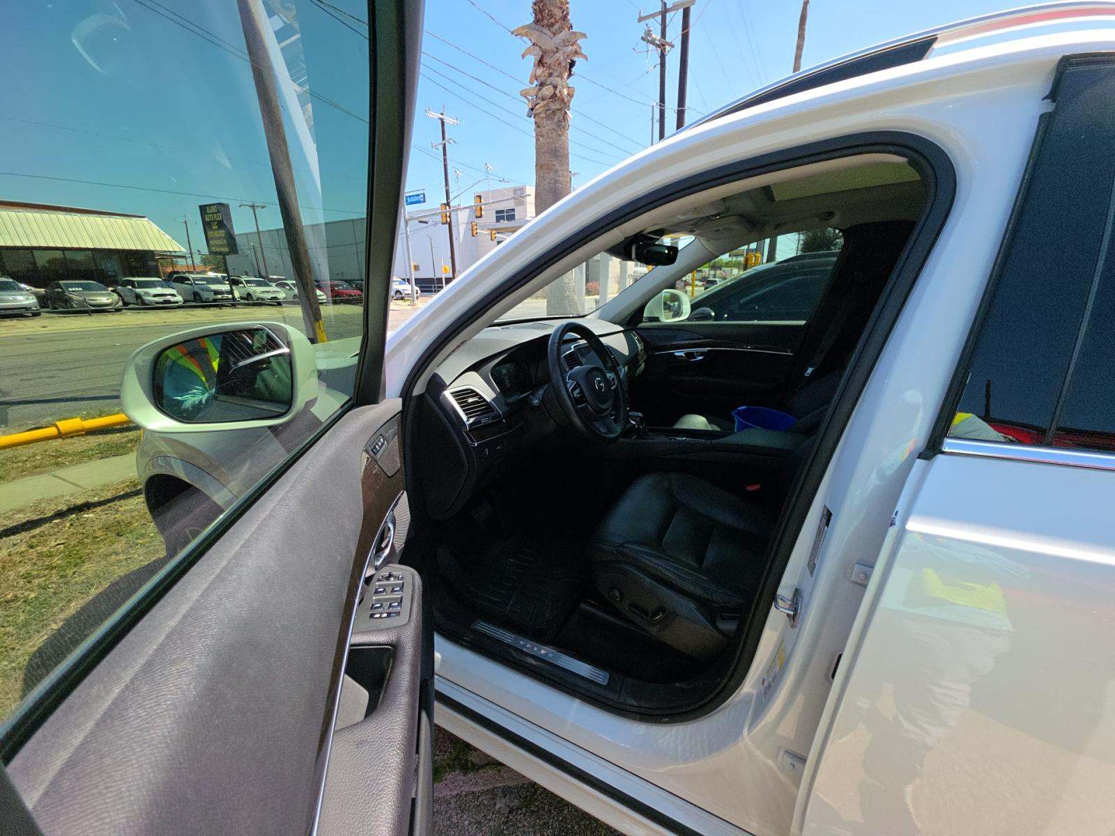 2019 Volvo XC90 T6 Momentum AWD