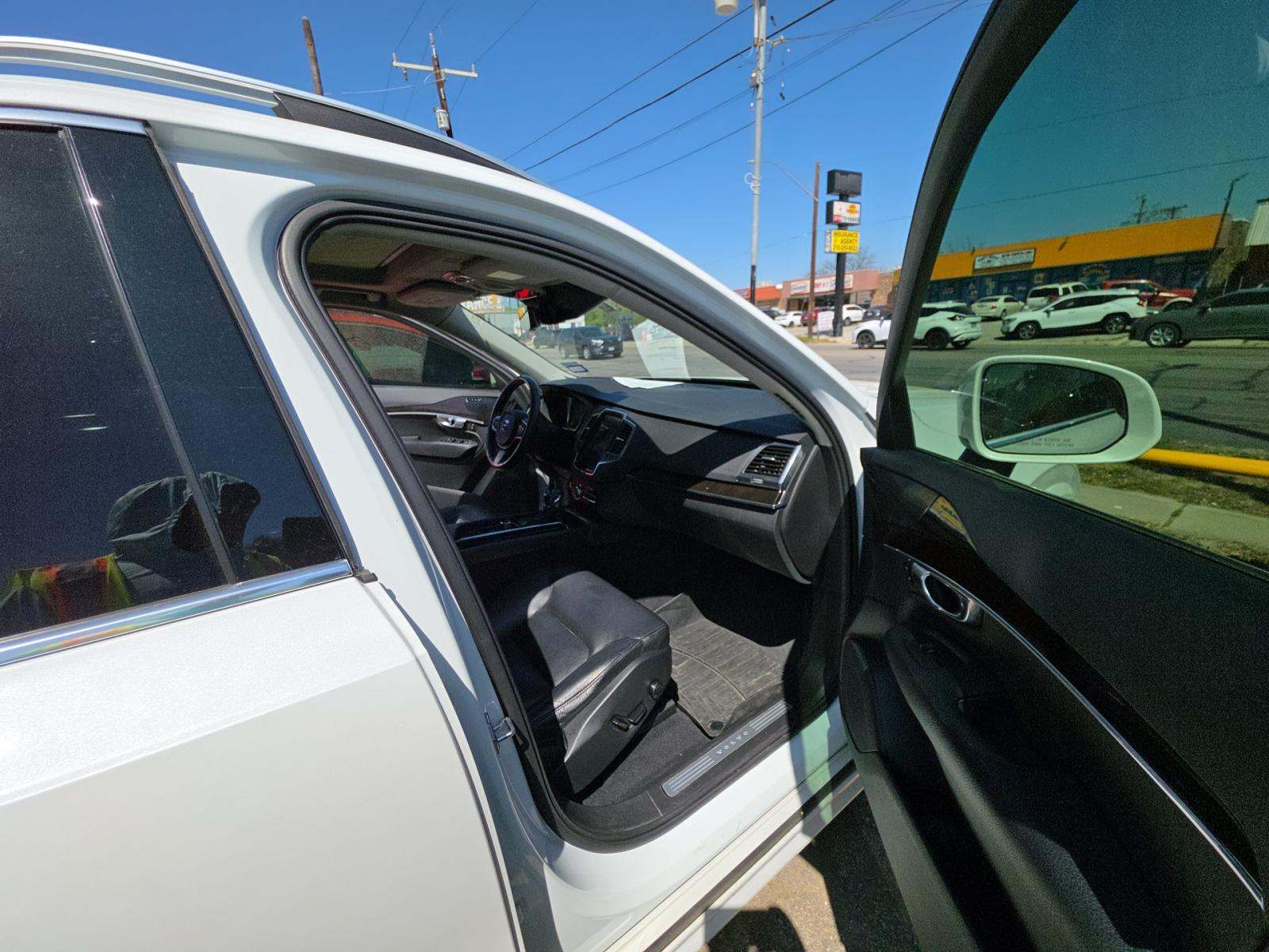 2019 Volvo XC90 T6 Momentum AWD