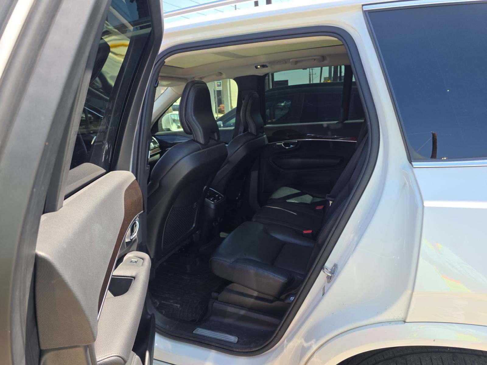 2019 Volvo XC90 T6 Momentum AWD