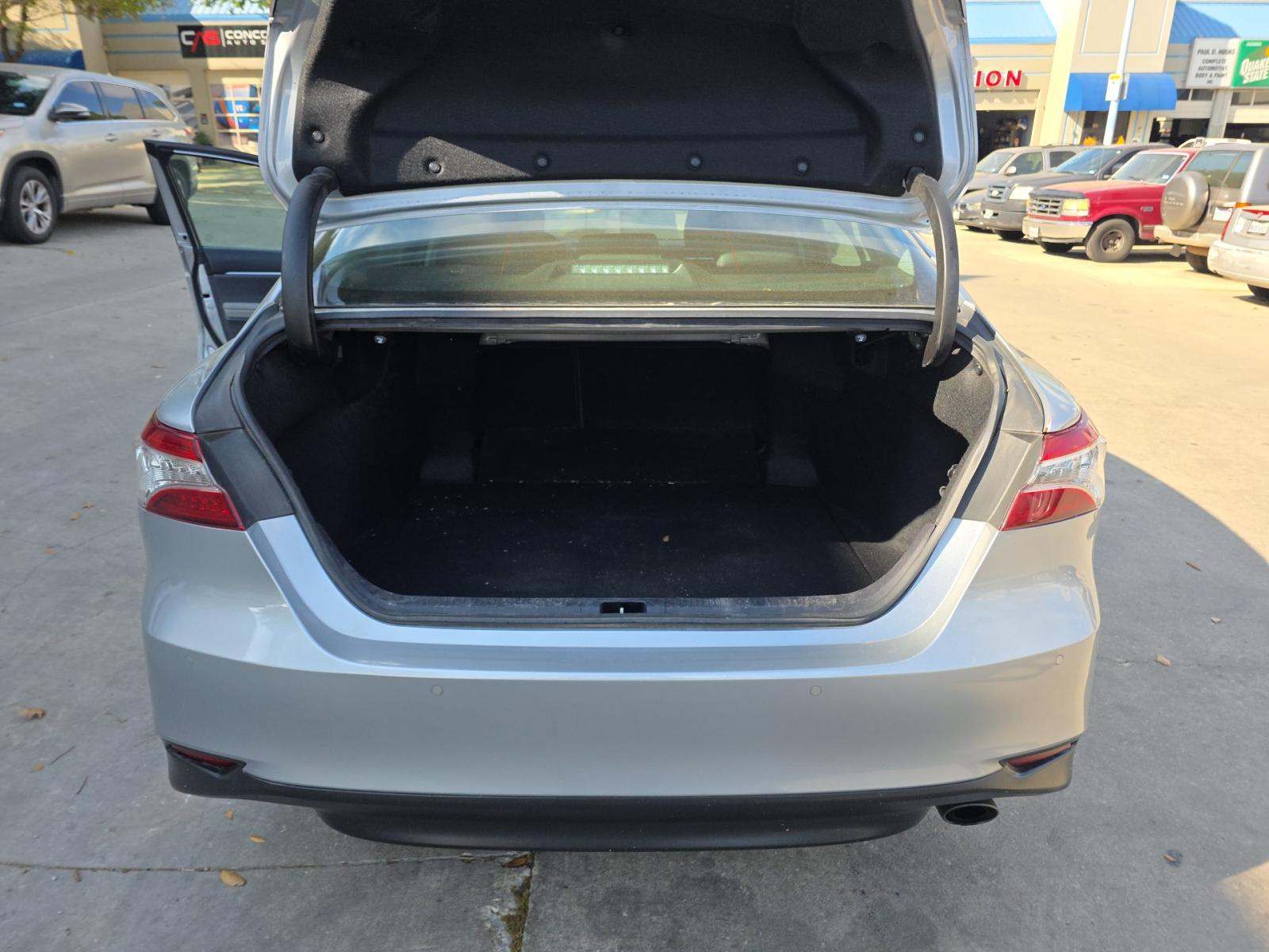 2018 Toyota Camry XLE FWD