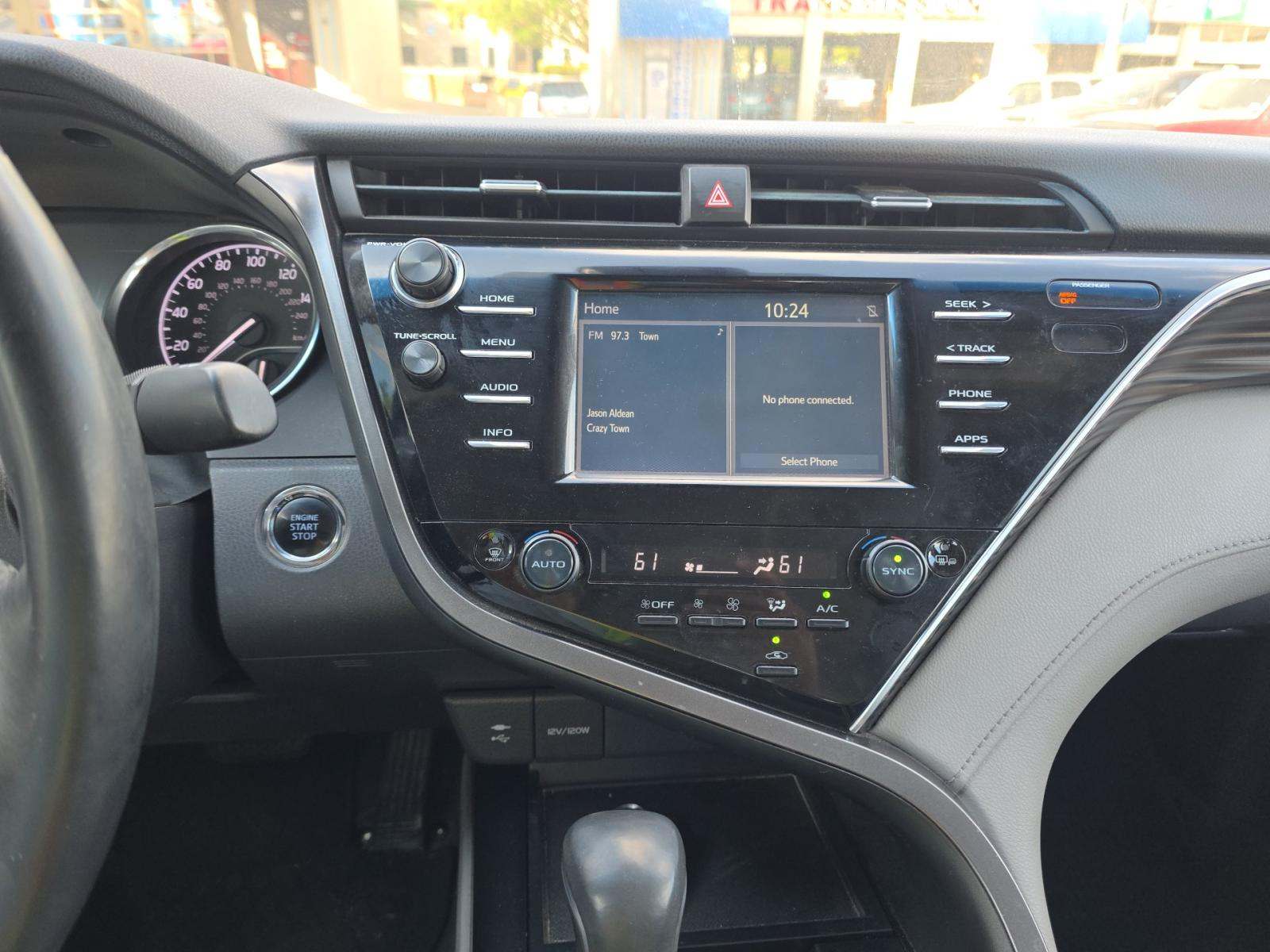 2018 Toyota Camry XLE FWD