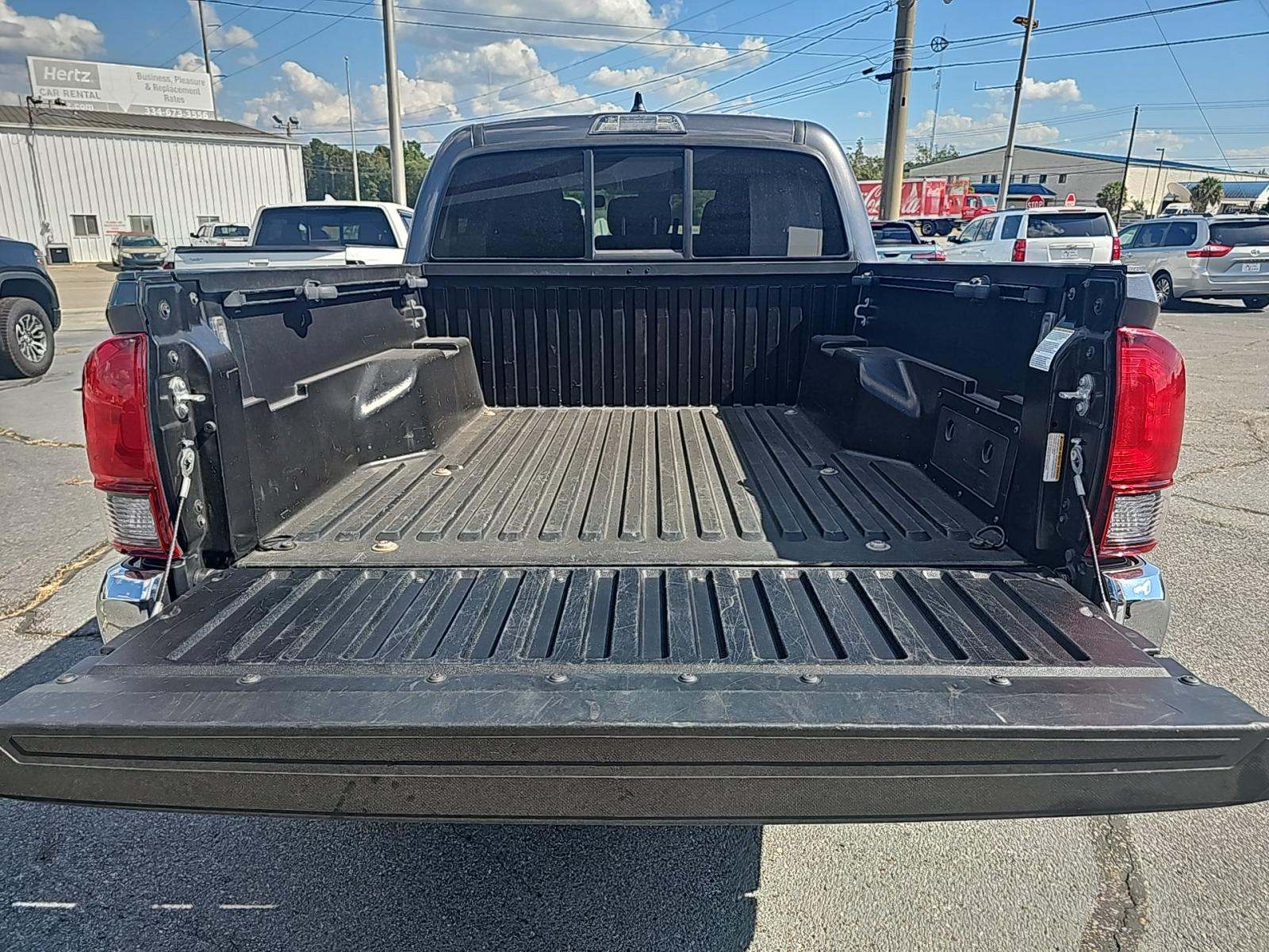 2022 Toyota Tacoma SR5 RWD