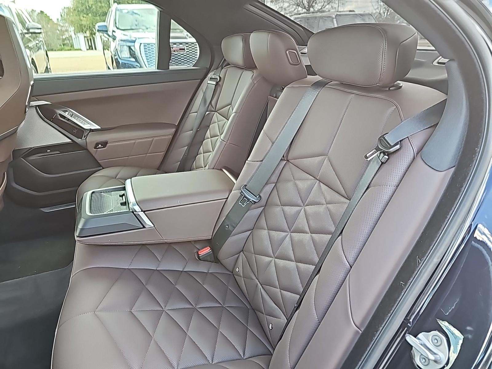 2025 BMW 7 Series 740i xDrive AWD