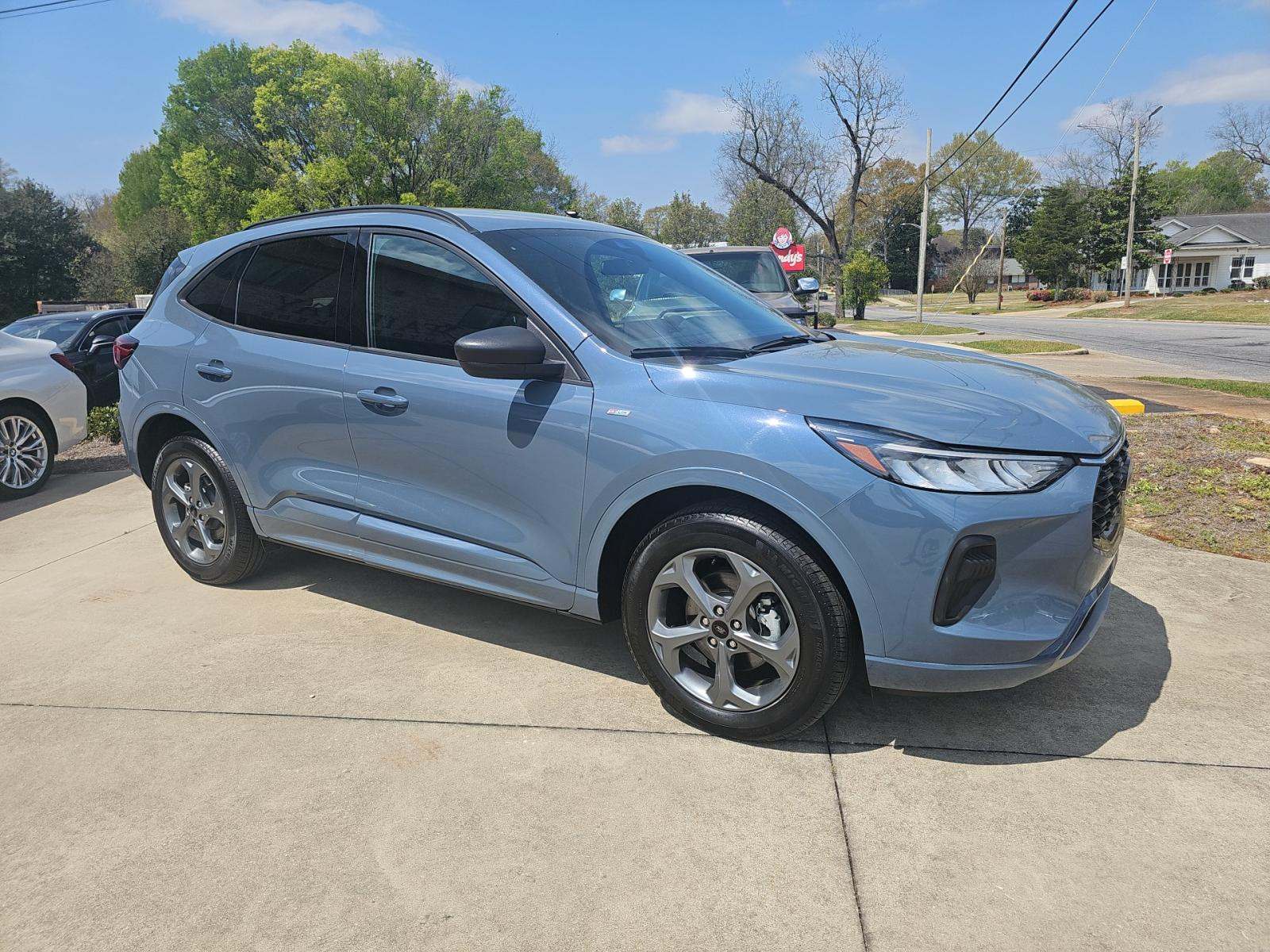 FORD ESCAPE - 4