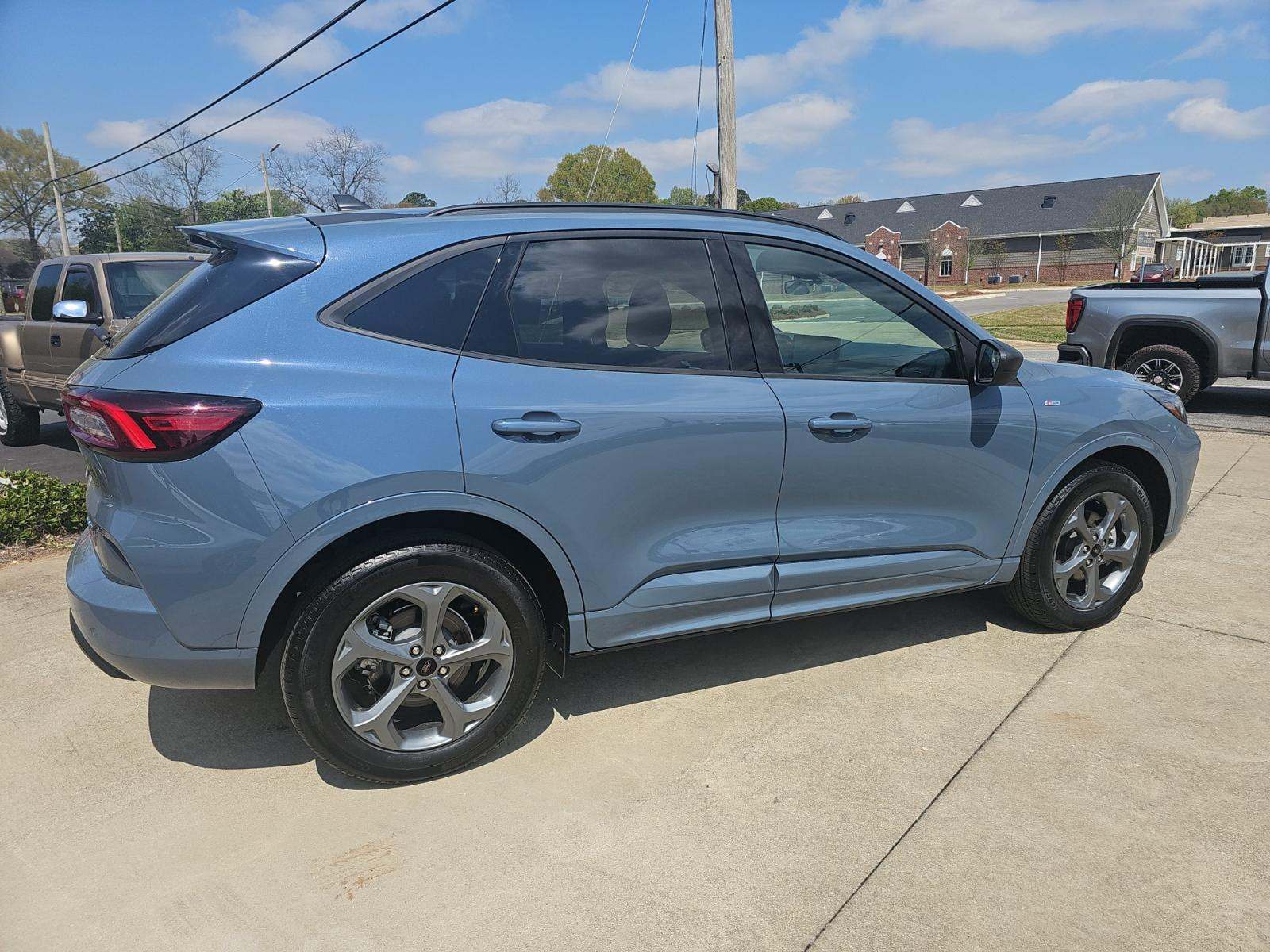 FORD ESCAPE - 3