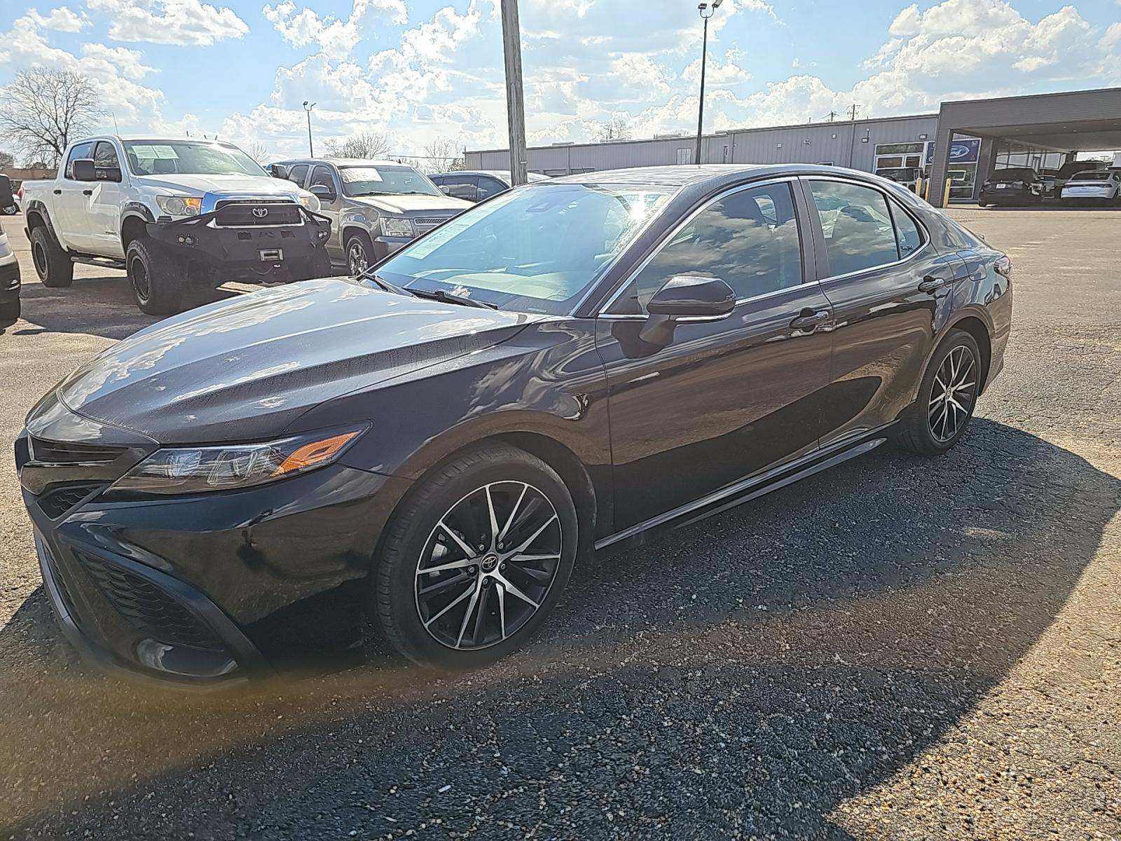 2024 Toyota Camry SE FWD