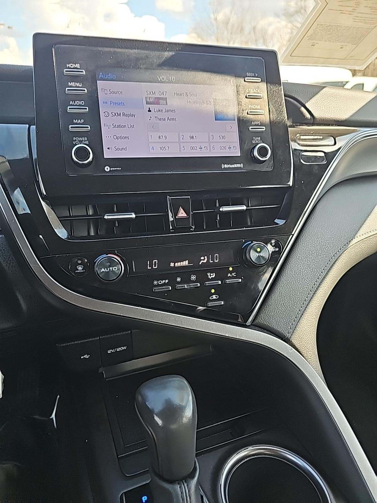 2024 Toyota Camry SE FWD