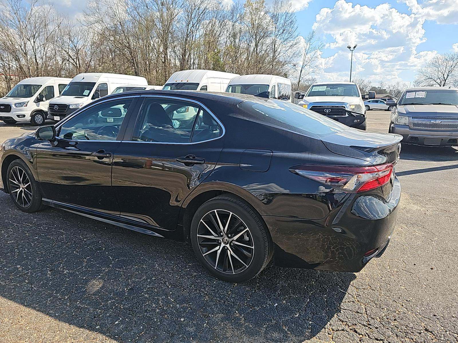 2024 Toyota Camry SE FWD