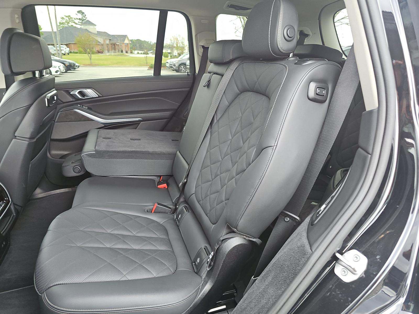 2025 BMW X7 xDrive40i AWD