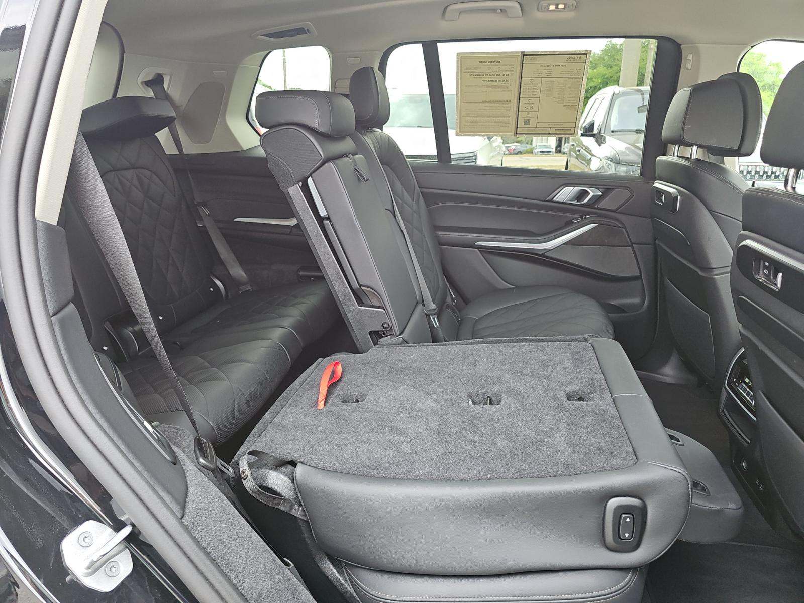 2025 BMW X7 xDrive40i AWD