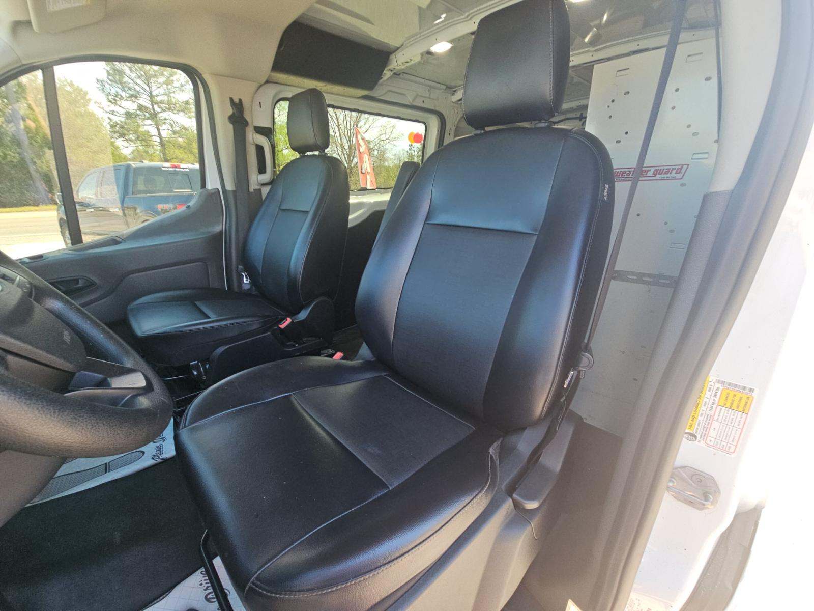 FORD TRANSIT 150 - 2