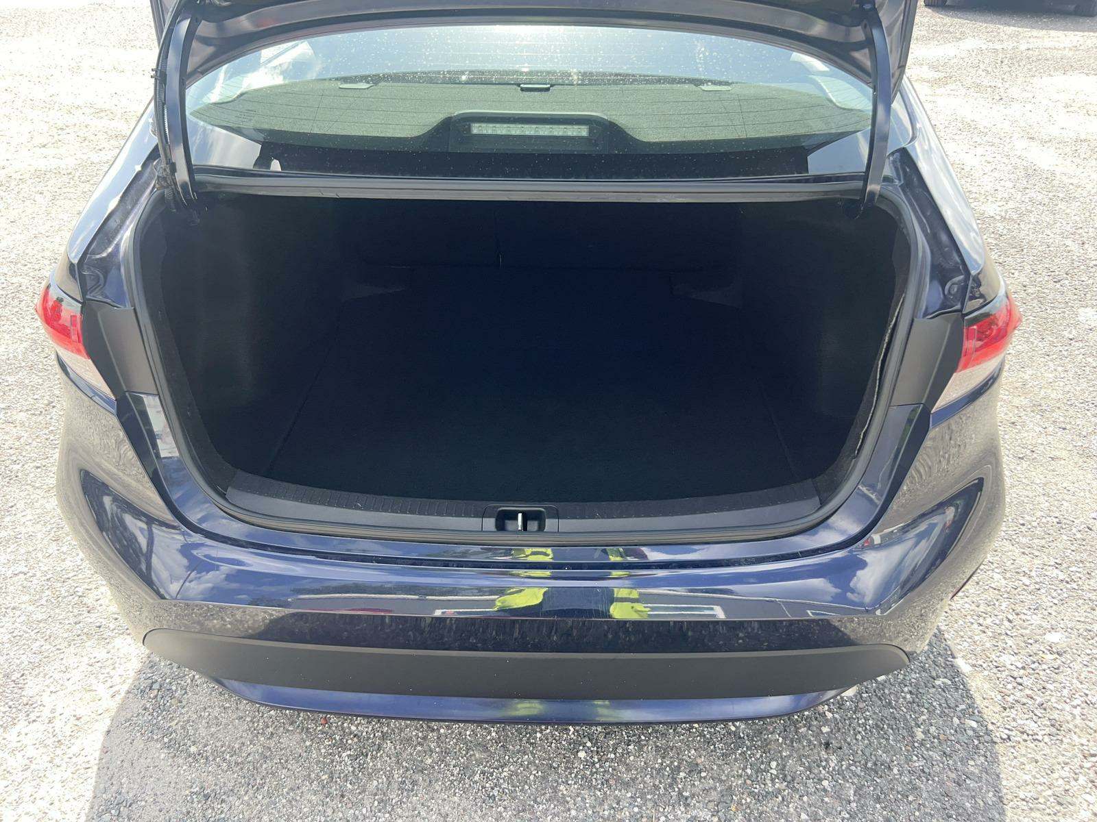 2022 Toyota Corolla LE FWD