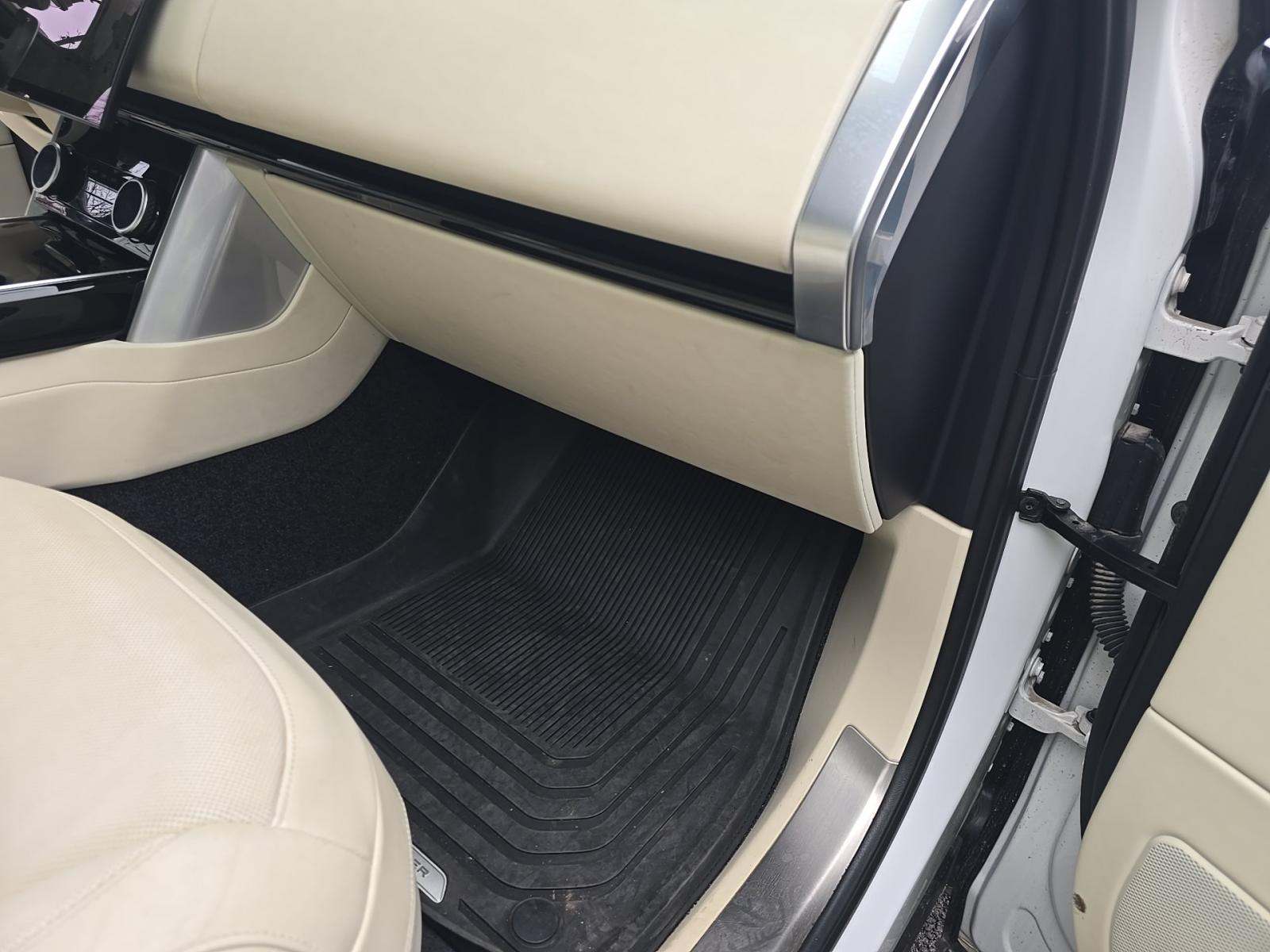 2023 Land Rover Range Rover SE LWB AWD
