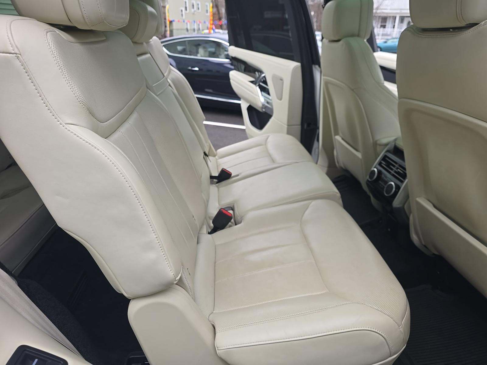2023 Land Rover Range Rover SE LWB AWD