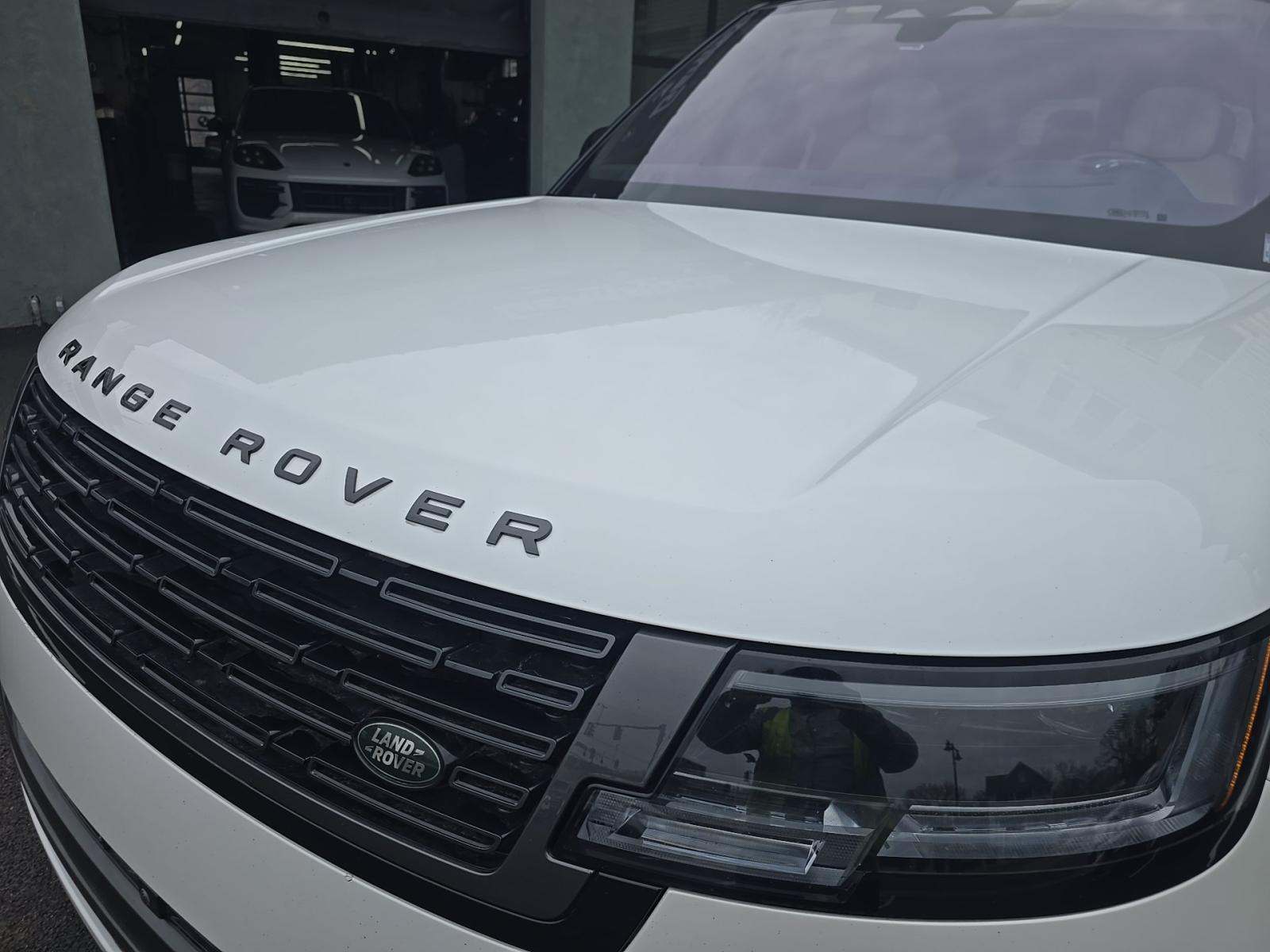 2023 Land Rover Range Rover SE LWB AWD