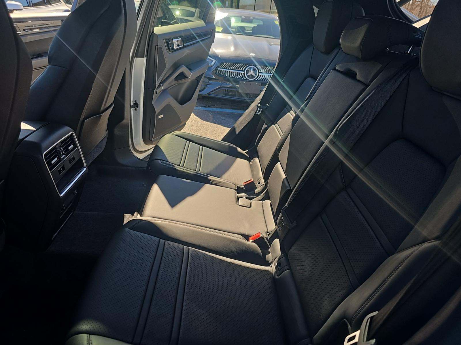 PORSCHE CAYENNE - 9