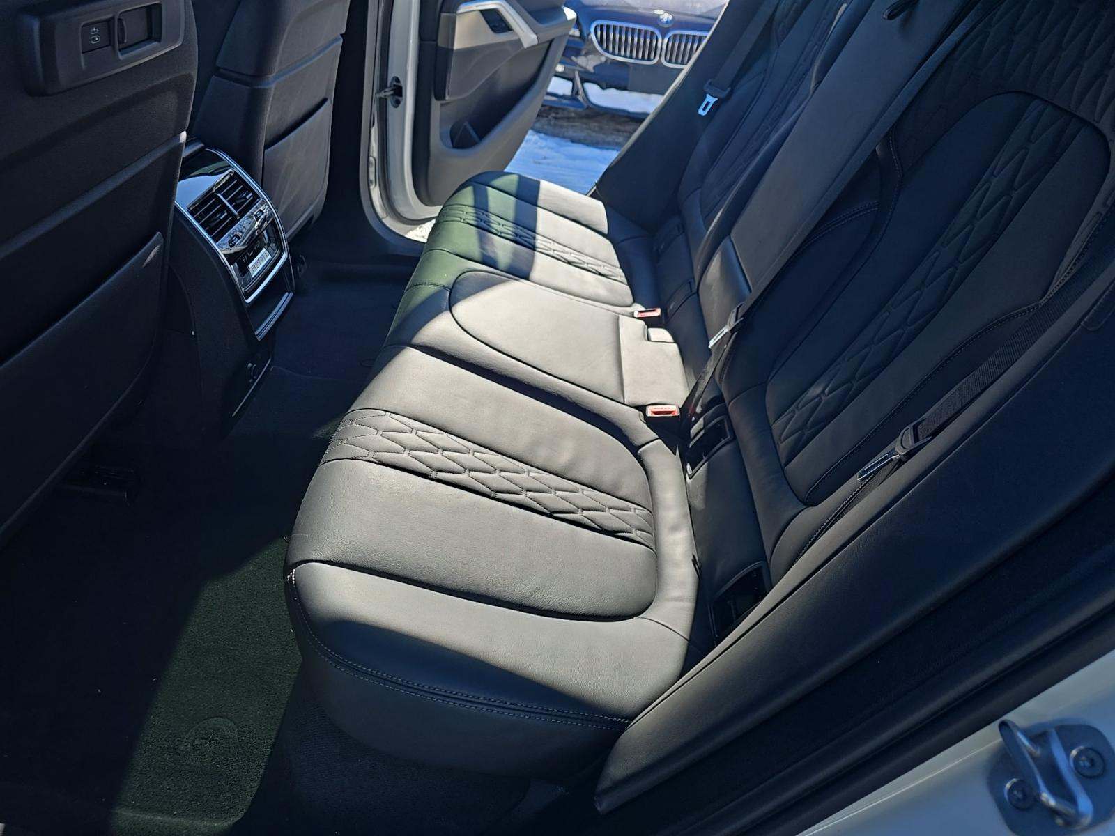 2023 BMW X6 xDrive40i AWD