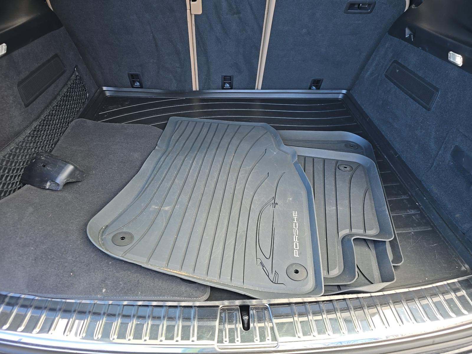 PORSCHE CAYENNE - 10