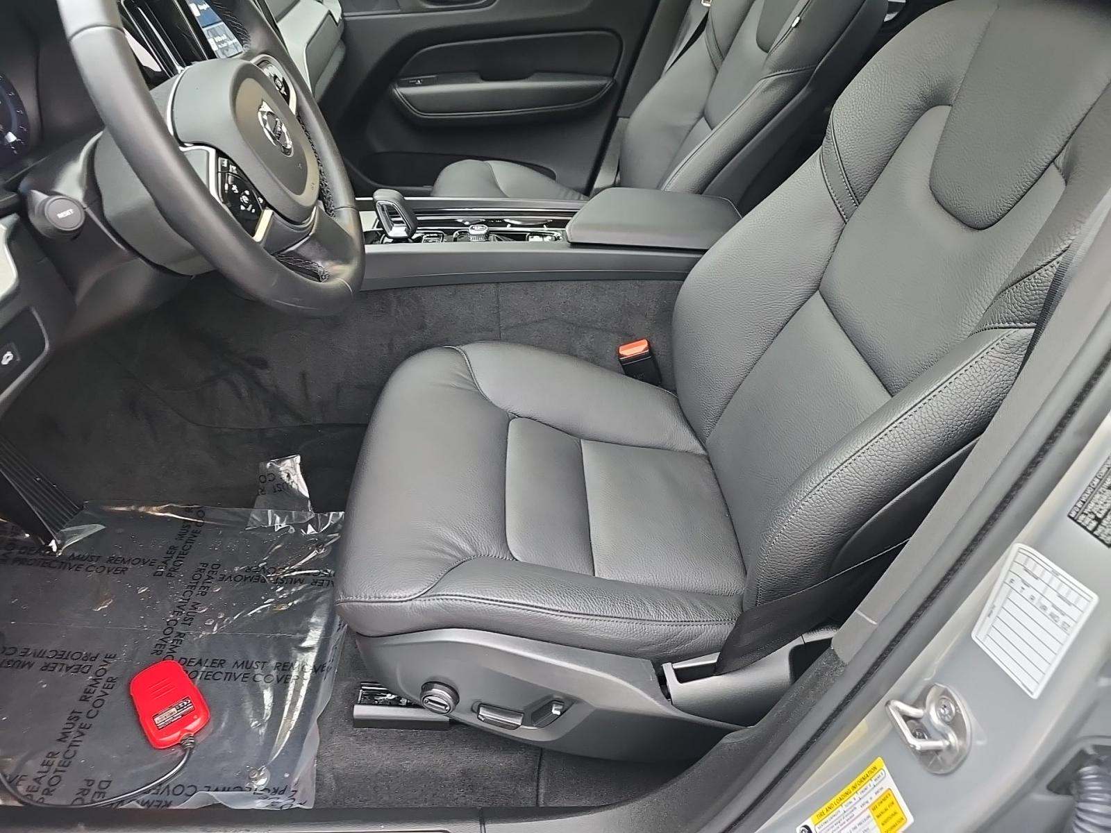 2025 Volvo XC60 B5 Plus AWD