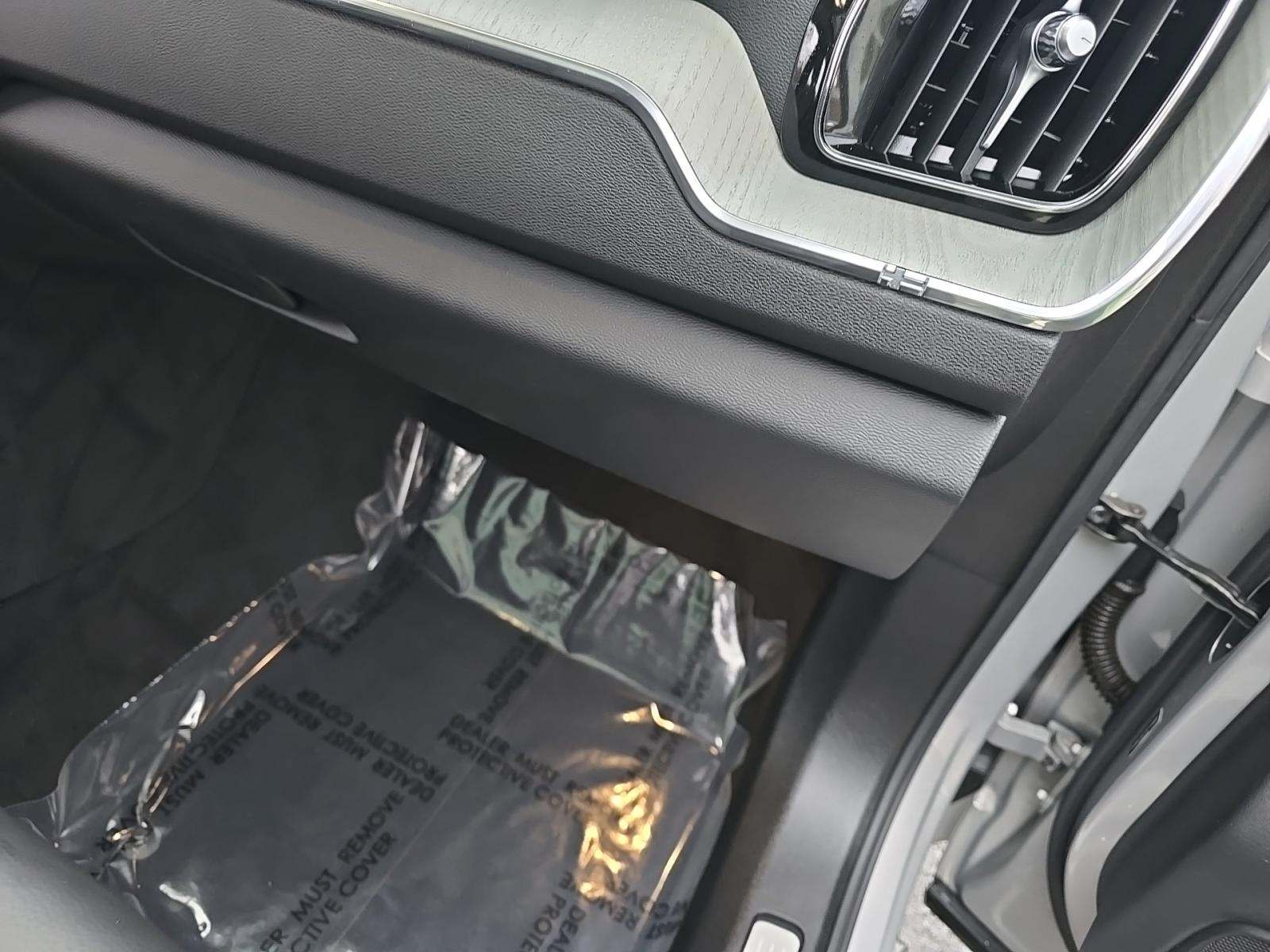 2025 Volvo XC60 B5 Plus AWD