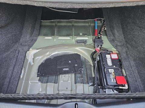 DODGE SRT HELLCAT - 10