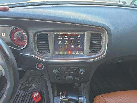 DODGE SRT HELLCAT - 6