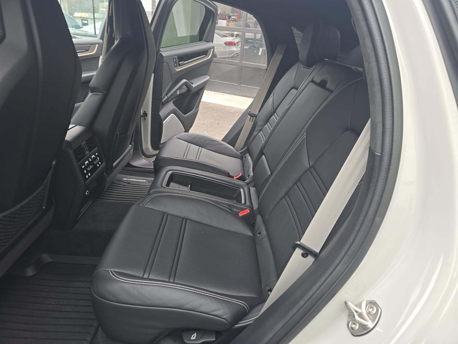 PORSCHE CAYENNE - 9