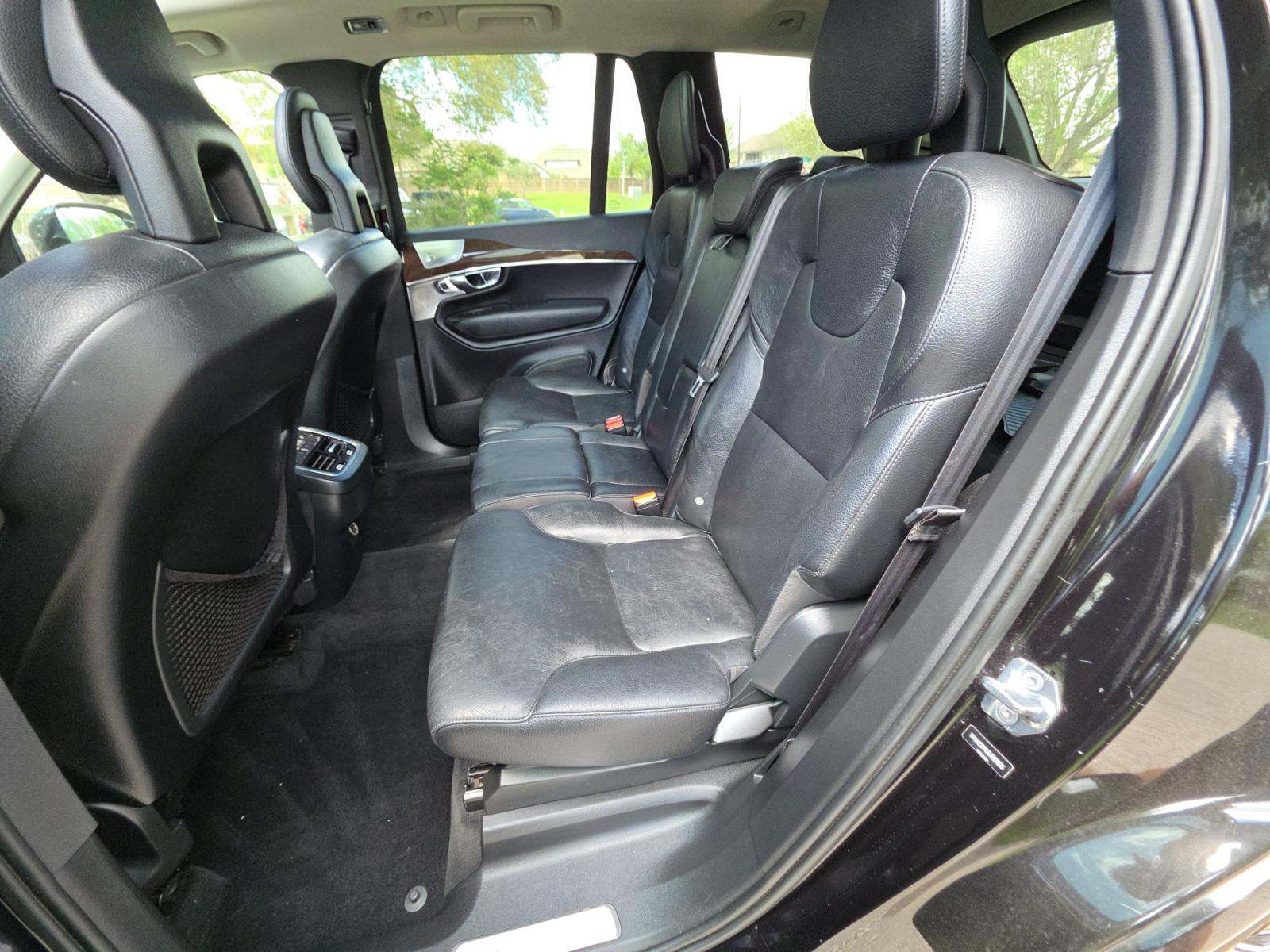 2016 Volvo XC90 T6 Momentum AWD