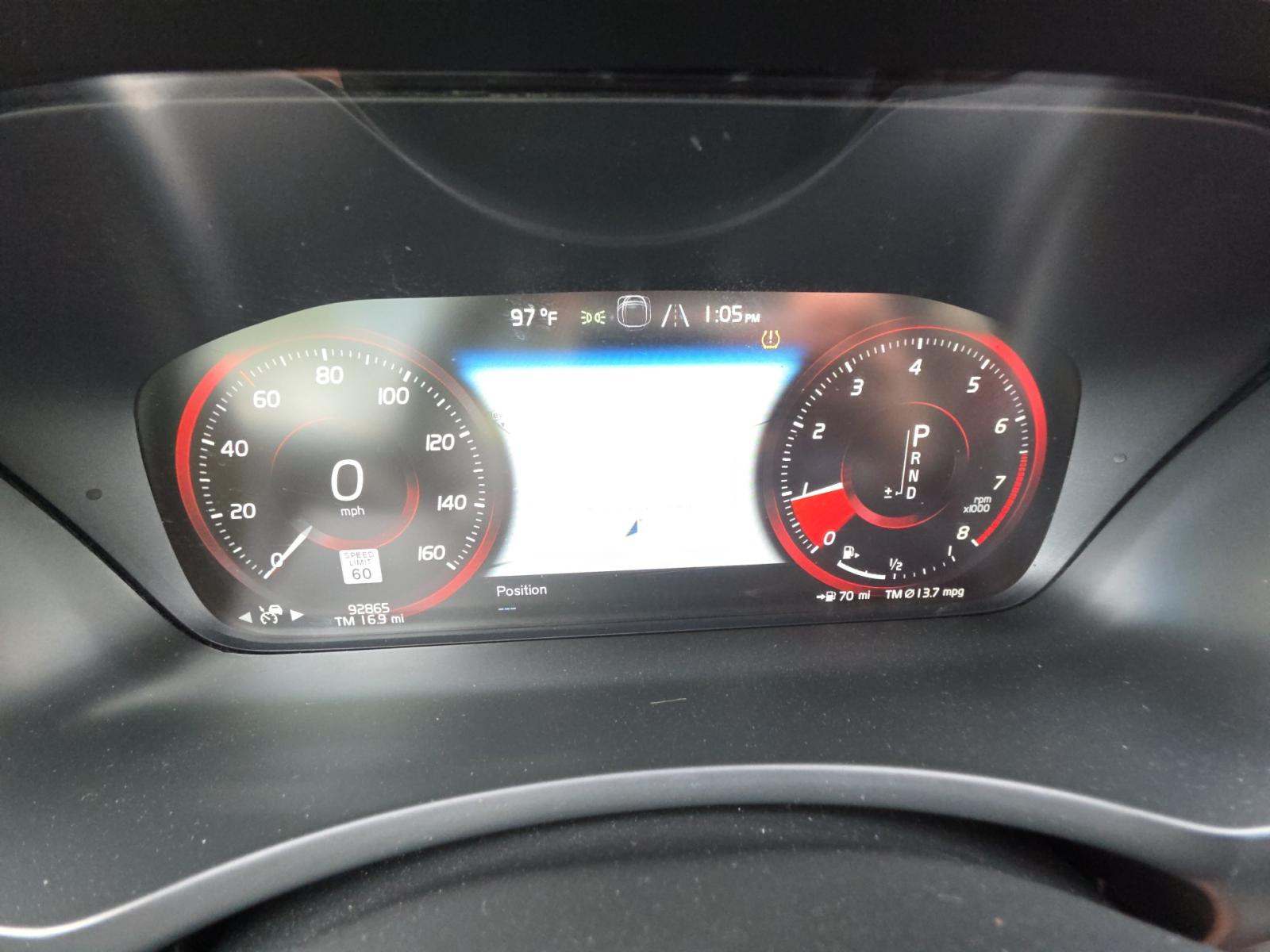 2016 Volvo XC90 T6 Momentum AWD