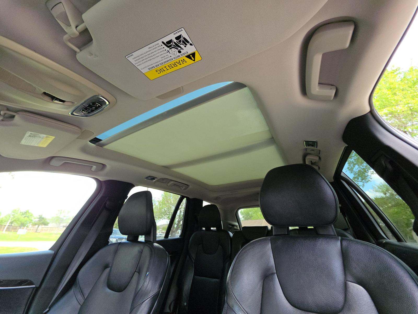 2016 Volvo XC90 T6 Momentum AWD