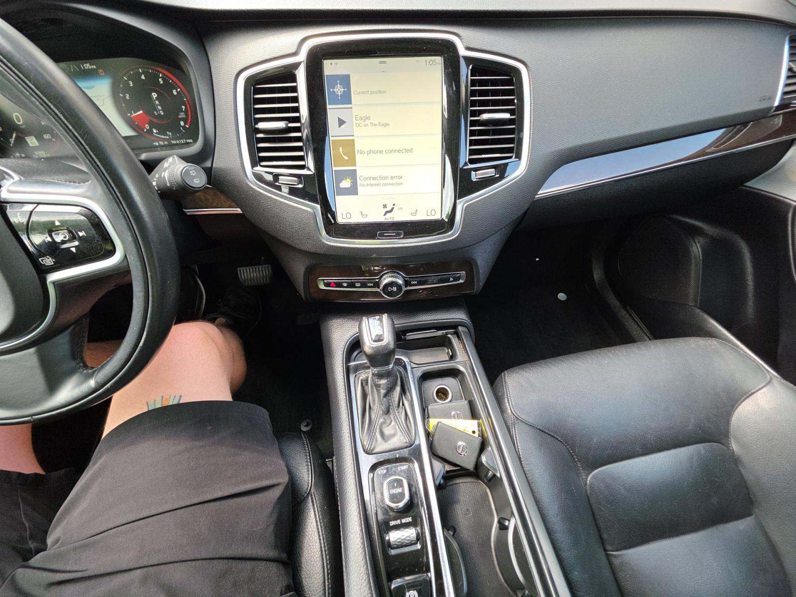 2016 Volvo XC90 T6 Momentum AWD