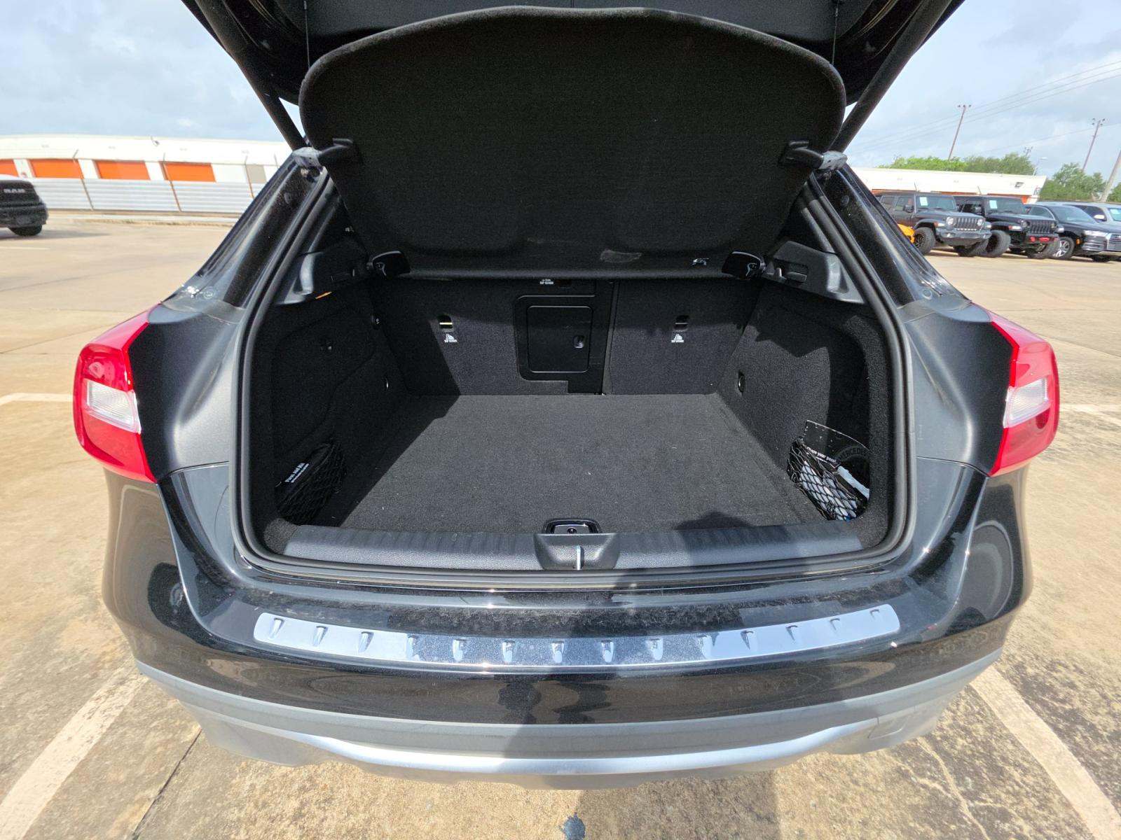 MERCEDES-BENZ GLA-CLASS - 10