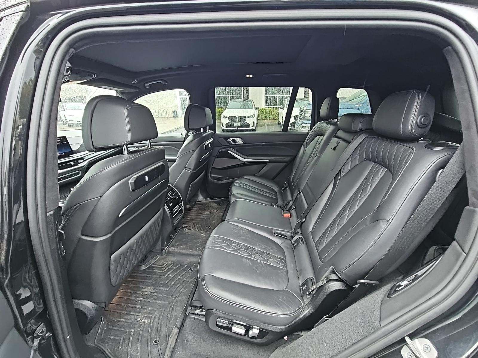 2023 BMW X7 M60i AWD