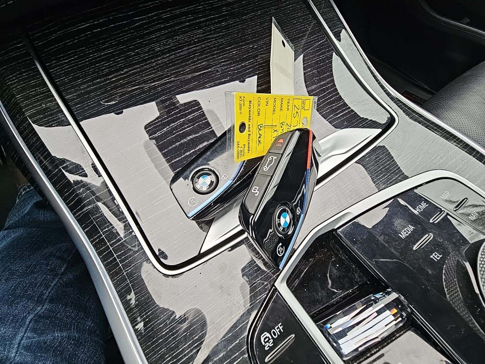 2023 BMW X7 M60i AWD