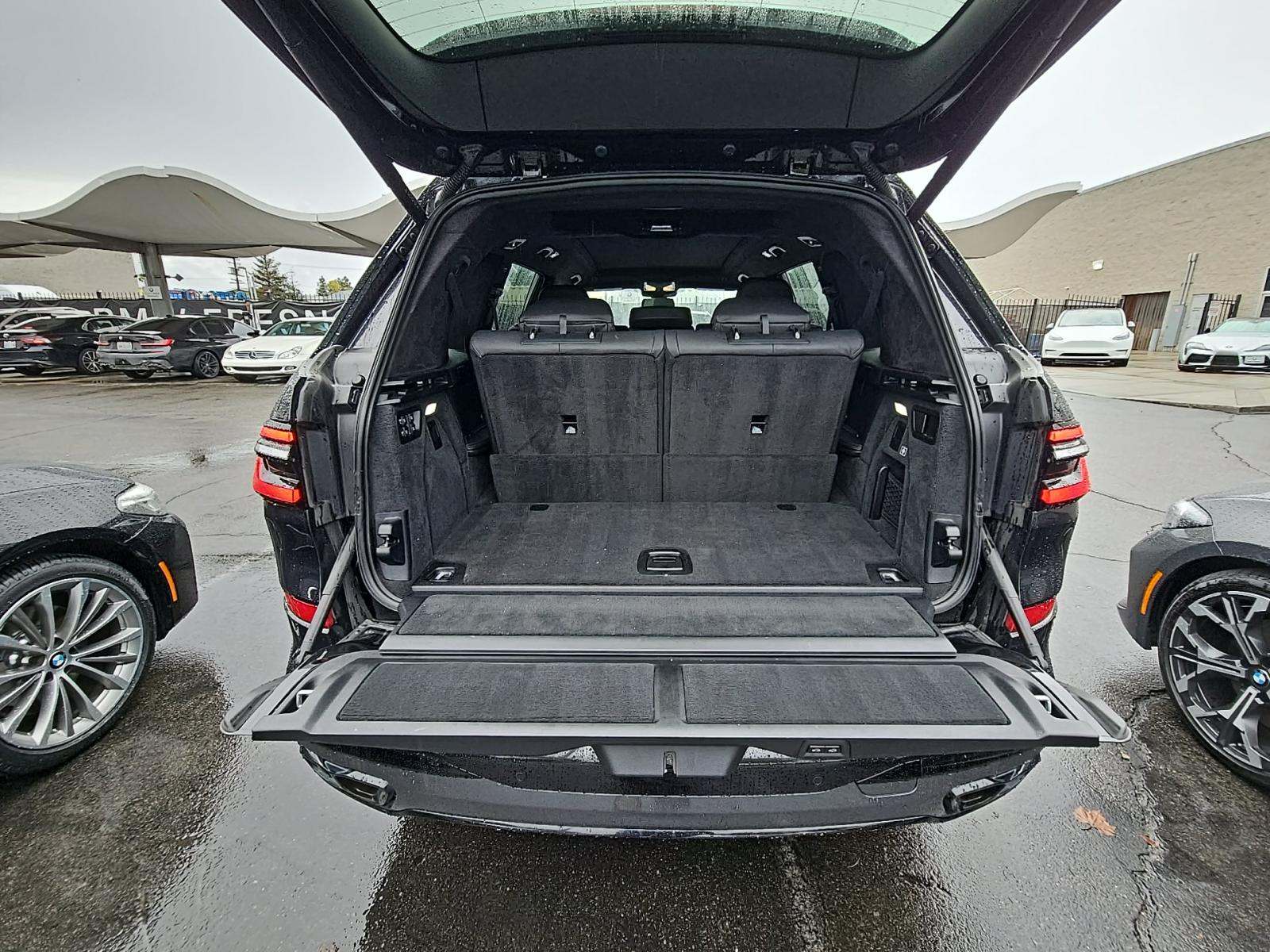 2023 BMW X7 M60i AWD